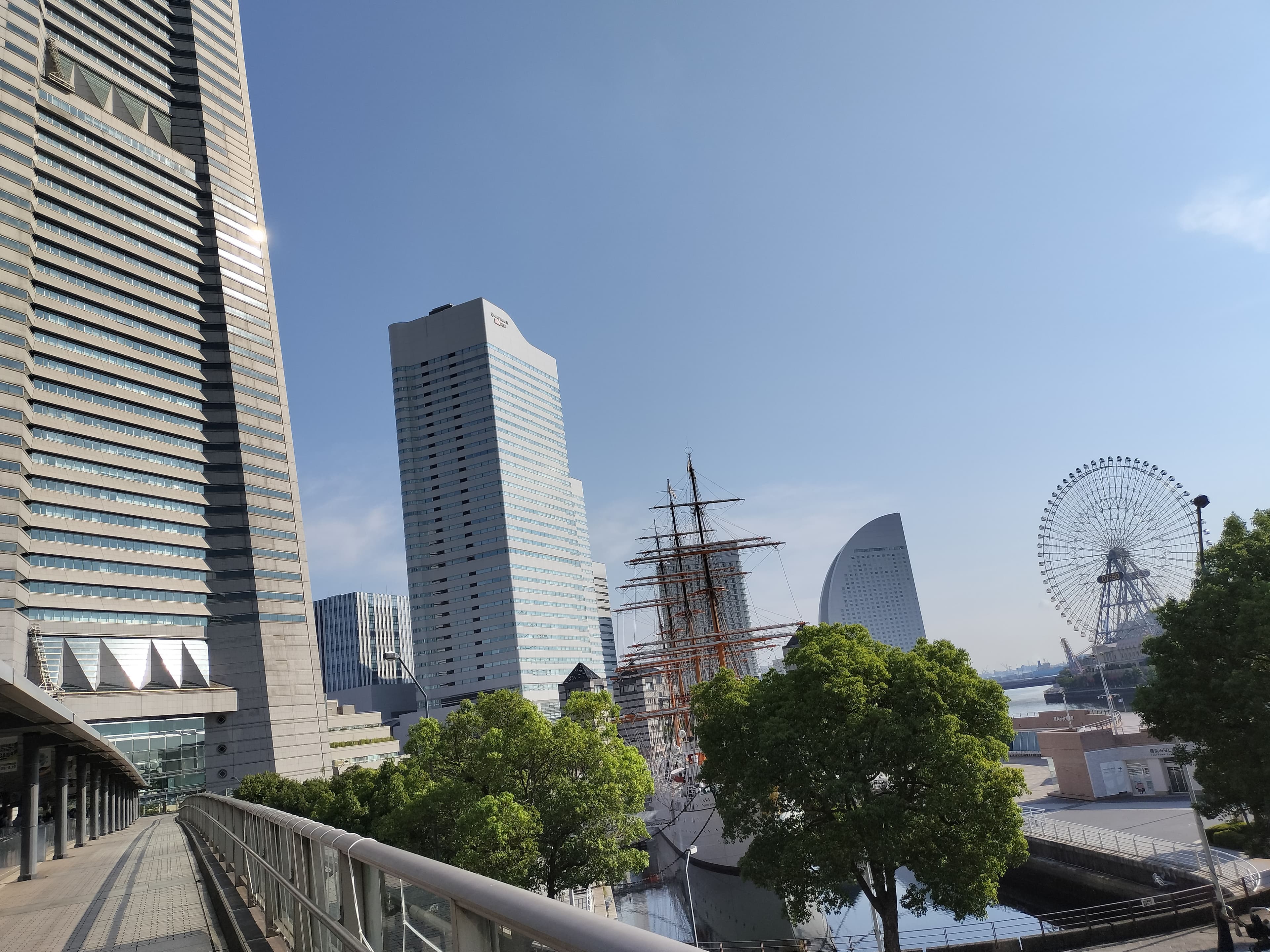 朝のみなとみらいを歩く|帆船日本丸と銀座ルノアールでひと休み