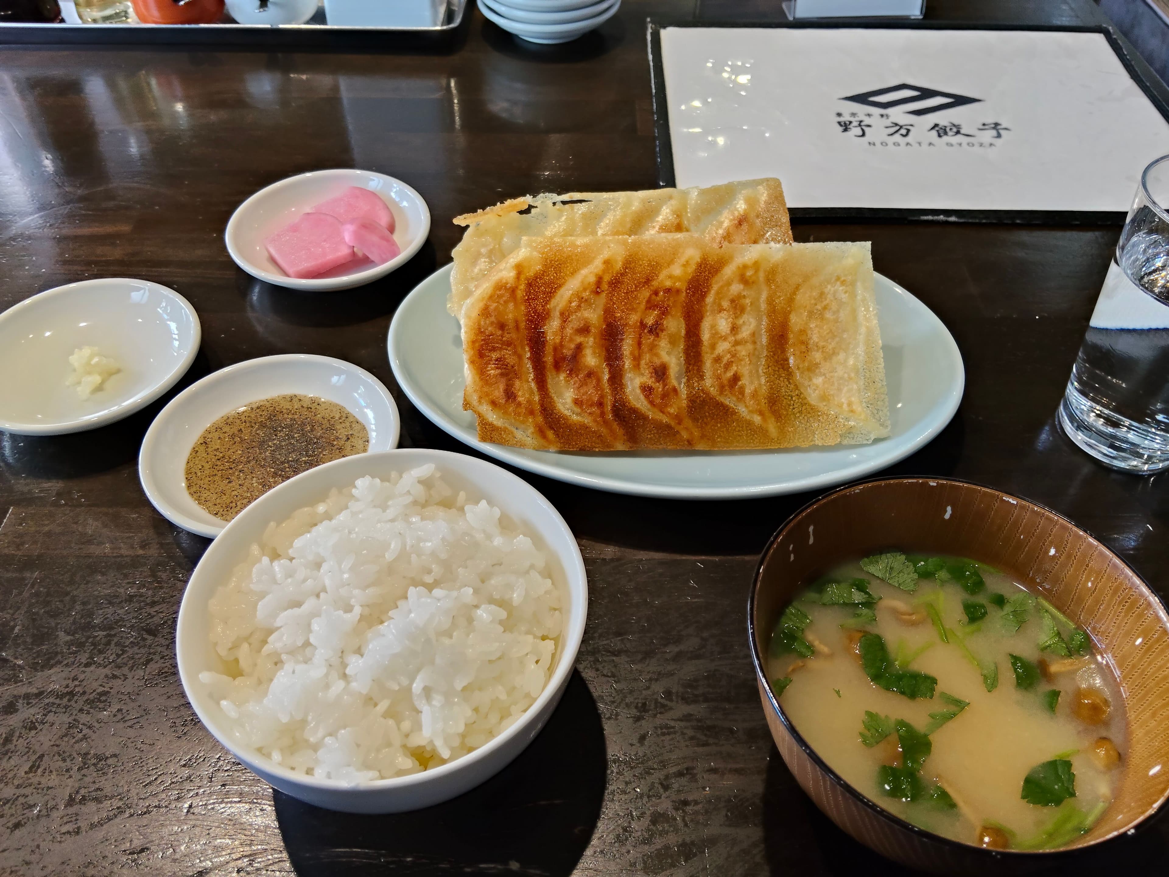 羽根つき餃子と町の温泉、〆はインドカレー|東京・中野〜西池袋